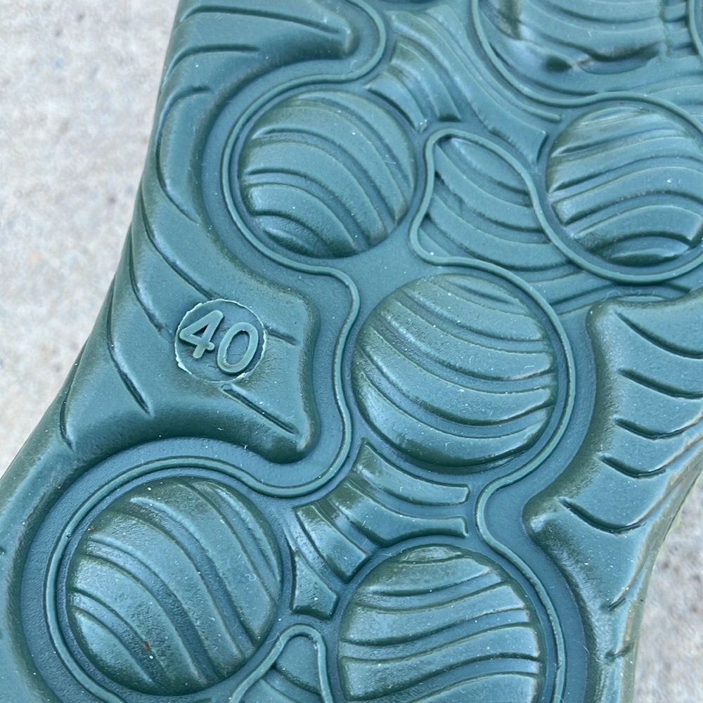 Green slip on size 9 - Picture 9 of 9
